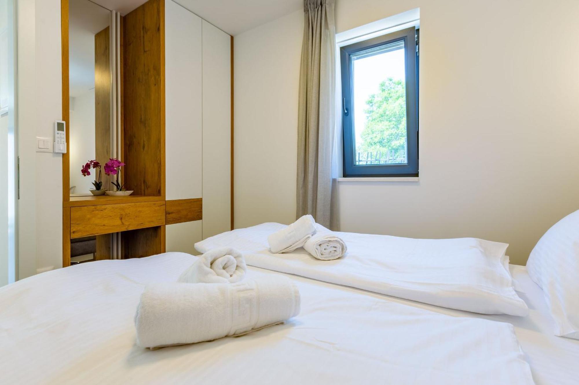 Casa Mia Apartments With Parking Zadar Rum bild